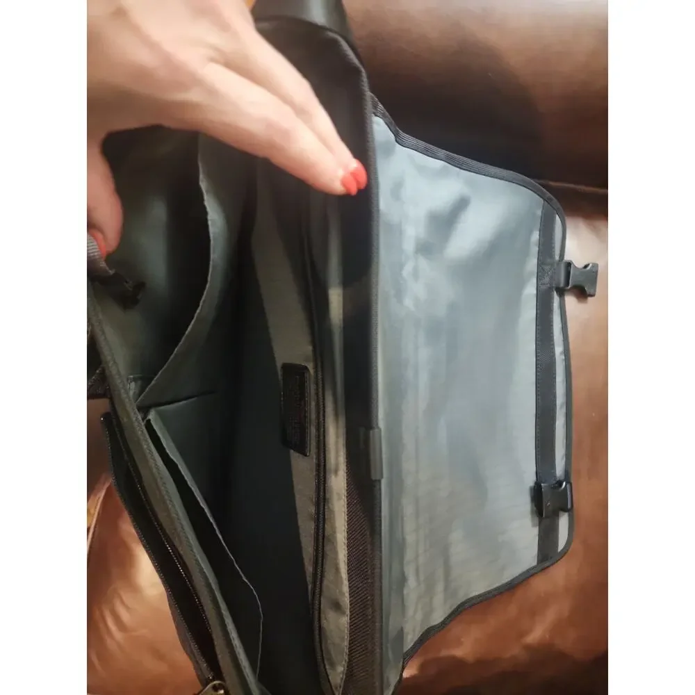 Tumi Black 15